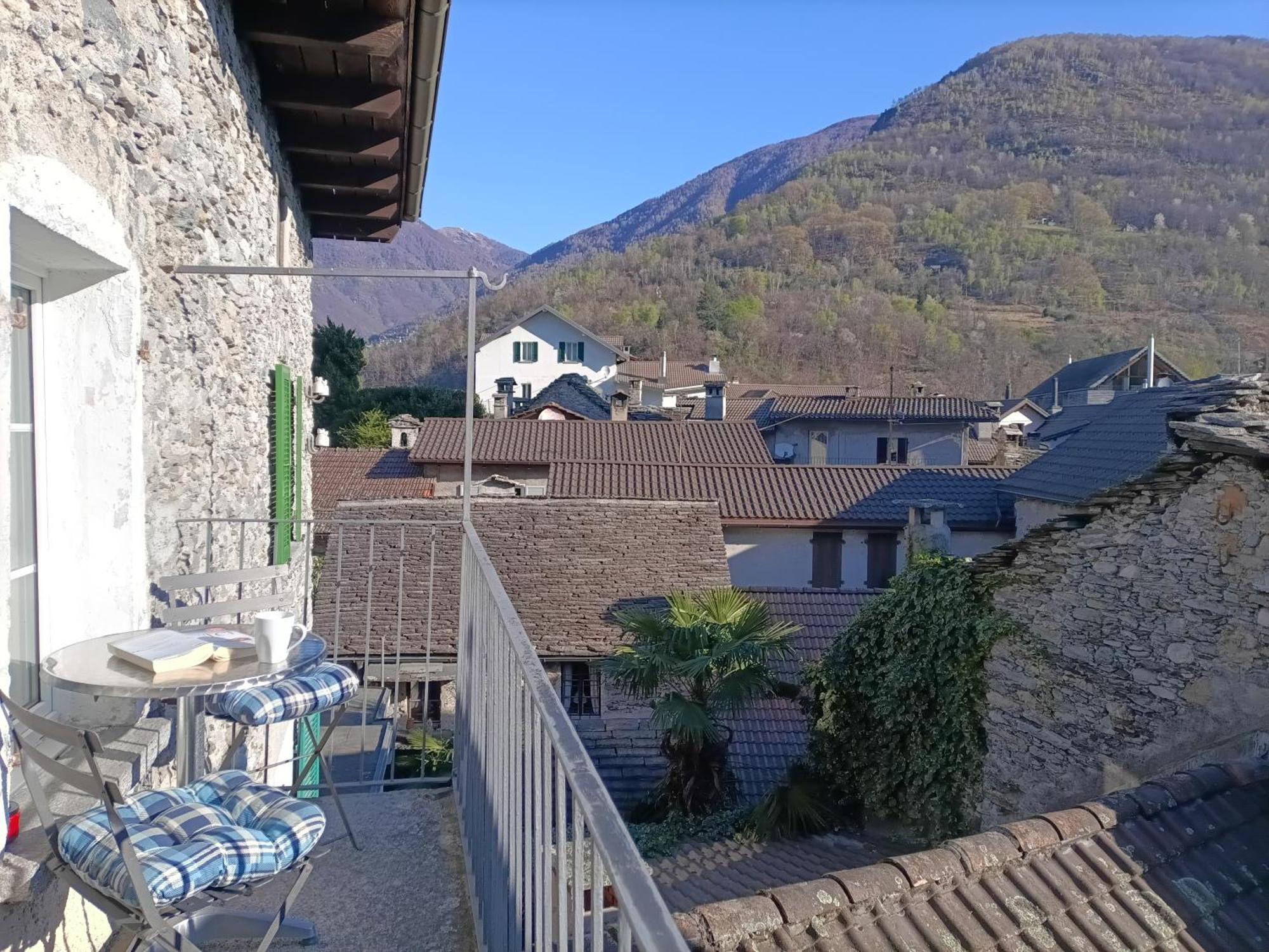 Appartement "Casa Luigi" Intragna Buitenkant foto